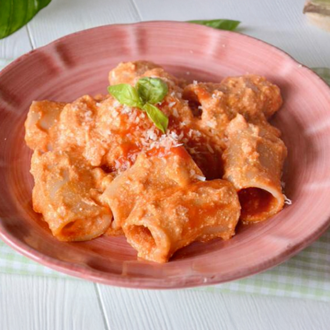 Paccheri con ragù ricotta e provola